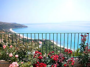 Aparthotel Garbis Villas & Apartments Lourdata